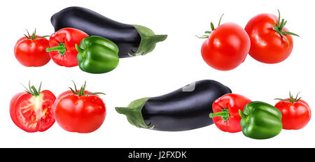 Frisches Gemüse Auberginen, Tomaten und Paprika, die isoliert auf weißem Hintergrund Stockfoto