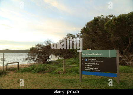 Wanderweg auf Barrenjoey Headland in Ku-Ring-Gai Chase National Park, Sydney, Australien. Stockfoto