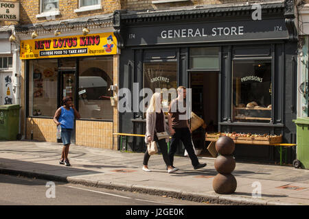 Fotografien von Bellenden Road in Peckham in Südlondon. Bellenden Road ist eine Straße mit hohen Niveaus von Gentrifizierung in Peckham. Immobilienpreise Stockfoto