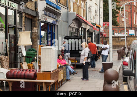 Fotografien von Bellenden Road in Peckham in Südlondon. Bellenden Road ist eine Straße mit hohen Niveaus von Gentrifizierung in Peckham. Immobilienpreise Stockfoto