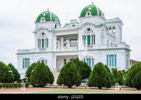 Das Gebäude des Yacht Club in Cienfuegos, Kuba Stockfoto