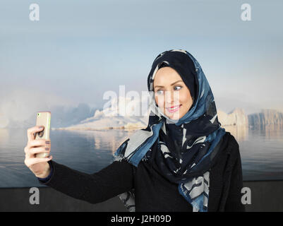 schöne junge muslimische Frau Stockfoto