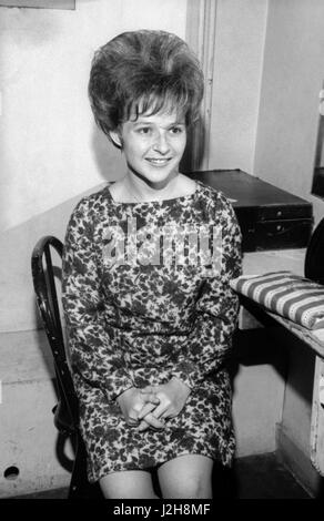 Brenda Lee in der Backstage Paris Olympia Hall im Jahr 1965. Foto André Crudo Stockfoto