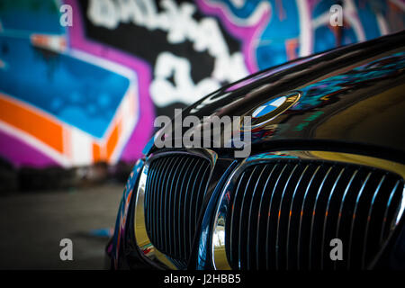BMW 3er E92 Wallpaper Hintergrund Full-HD-4K UHD Monaco Blau M Sportpaket Stockfoto