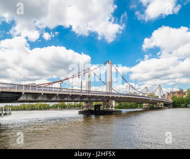 Chelsea Bridge über die Themse in West London, Battersea, London, UK Chelsea herstellen. Stockfoto