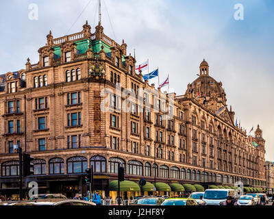 Exterieur der Harrods Luxus waren Kaufhaus, Knightsbridge, London, UK. Stockfoto