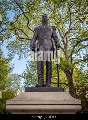 Statue von Don Jose de San Martin am Belgrave Square in London. Bildhauer: (Argentinien). Stockfoto