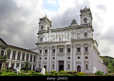 Die Fassade der Kirche von St. Cajetan in Old Goa, Indien, eine 17 th Jahrhundert Kirche im korinthischen Stil, die das Design des Petersdom zu imitieren Stockfoto