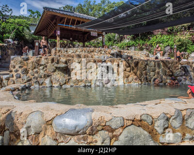 Beitou, Taiwan - 6. Oktober 2016: Öffentliche Schwimmbäder mit Wasser aus heißen Quellen Stockfoto