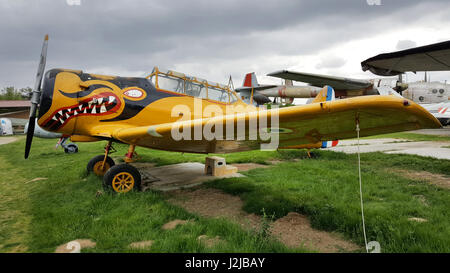 North American T - 6G Texan ausgestellt von der Vereinigung der Ailes Anciennes de Toulouse Blagnac, Frankreich. Stockfoto