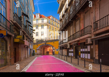 Die berühmten rosa Straße in Lissabon, Portugal Stockfoto