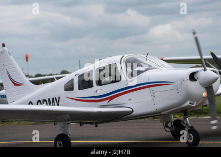 Piper PA-28-161 Warrior ich Taxi unterwegs North Weald Airfield Stockfoto