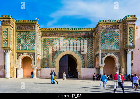 Bab Mansour Gate, eine Touristenattraktion und Wahrzeichen der Stadt, Meknès, Marokko, Nordafrika Stockfoto