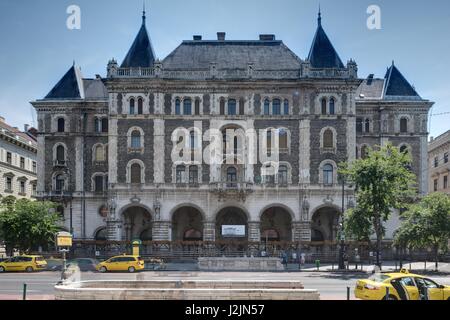 Budapest, Andrassy Ut, Wohnhaus des Eisenbahn-Pensionsfonds, Ödön Lechner Stockfoto