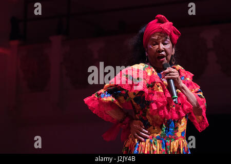 London, UK. 28. April 2017. Toto la Momposina im Konzert in der Cadongan Hall in London, Vereinigtes Königreich. Bildnachweis: Brayan Lopez/Alamy Live-Nachrichten Stockfoto