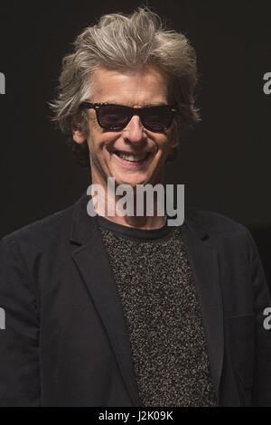 Calgary, ALBERTA, Kanada. 28. April 2017. Schauspieler Peter Capaldi teilt seine Erfahrungen auf "Dr. Who" während einer Podiumsdiskussion Scheinwerfer am Stampede Corral während der Calgary-Expo / Comic und Entertainment Expo Credit: Baden Roth/ZUMA Draht/Alamy Live News Stockfoto