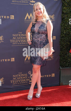 Pasadena, CA, USA. 28. April 2017. 28. April 2017 - Pasadena, Kalifornien - Ashlee Macropoulos. 44. annual Daytime Creative Arts Emmy Awards statt im Pasadena Civic Center in Pasadena. Bildnachweis: Birdie Thompson/AdMedia Credit: Birdie Thompson/AdMedia/ZUMA Draht/Alamy Live-Nachrichten Stockfoto