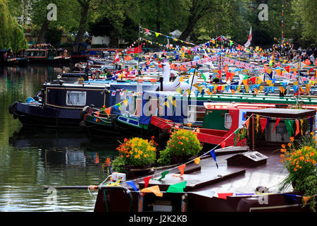 London, UK. 29. April 2017. Die dreitägige Canalway Kavalkade Festival startet in Klein-Venedig, London. Das Festival wird von der im Inland Waterways Association organisiert. Foto: Bettina Strenske/Alamy Live-Nachrichten Stockfoto