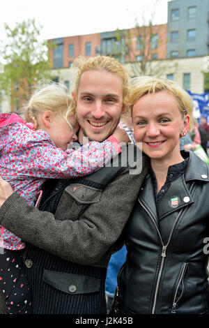 Bristol, UK. 29. April 2017. 1. große Demo von linken Aktivisten durchhalten Tories in der Stadt Bristol in Großbritannien. Organisiert von der Versammlung der Völker. Bildnachweis: Robert Timoney/Alamy Live-Nachrichten Stockfoto