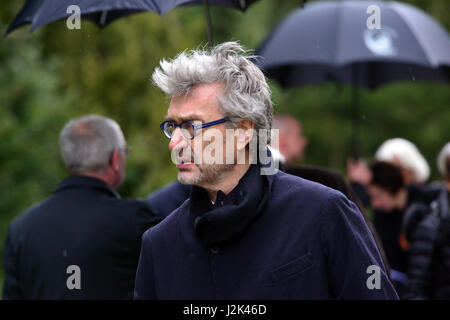 Berlin, Deutschland. 29. April 2017. Regisseur Wim Wenders partakes in die Trauerfeier für den Kameramann Michael Ballhaus in Berlin, Deutschland, 29. April 2017. Ballhaus verstarb in der Nacht vom 12. April im Alter von 81 Jahren. Foto: Maurizio Gambarini/Dpa/Alamy Live News Stockfoto