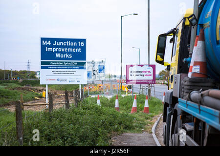 Swindon, Wiltshire, UK. 29. April 201 Arbeitsbeginn auf der M4 Junction 16 Verbesserung in Swindon, Wiltshire Credit arbeitet: Urbanbuzz/Alamy Live-Nachrichten Stockfoto