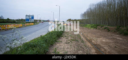 Swindon, Wiltshire, UK. 29. April 201 Arbeitsbeginn auf der M4 Junction 16 Verbesserung in Swindon, Wiltshire Credit arbeitet: Urbanbuzz/Alamy Live-Nachrichten Stockfoto