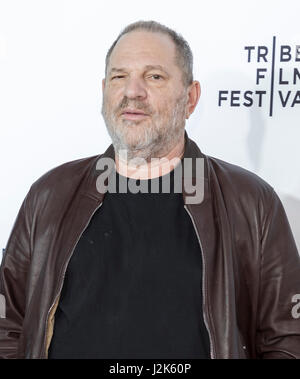 New York, USA. 28. April 2017. New York, NY, USA - 26. April 2017: Harvey Weinstein besucht 25. Jahrestag Retrospektive Screening von Reservoir Dogs auf dem 2017 Tribeca Film Festival im Beacon Theatre, Manhattan Credit: Sam Aronov/Alamy Live News Stockfoto