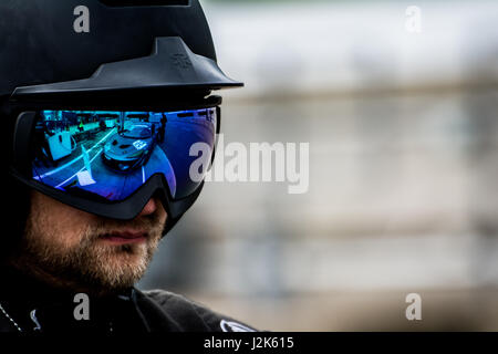 Corby, Northamptonshire, UK. 29. April 2017. Britische GT racing team Tolman Motorsport Ltd. im Übungsbeispiel für die britische GT-Meisterschaft in Rockingham Motor Speedway (Foto: Gergo Toth / Alamy Live News) Stockfoto