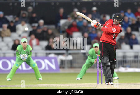 Die Leicestershire Cameron Delport trifft gegen Lancashire, während die Royal London ein Tag Cup-Spiel im Old Trafford, Manchester. Stockfoto