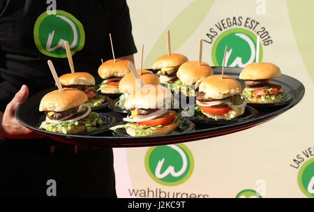 Eröffnung der Wahlburgers am großen Basar Geschäfte im Bally's Las Vegas mit: Wahlburgers wo: Las Vegas, Nevada, Vereinigte Staaten, wann: 28. März 2017 Stockfoto