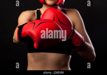Boxerin Aufwärmen vor Boxkampf, super Frau Konzept Stockfoto