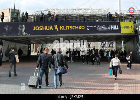 Signage Förderung Joshua V Klitschko im Wembley Stadium, London. PRESSEVERBAND Foto. Bild Datum: Samstag, 29. April 2017. PA-Geschichte-Boxen-London zu sehen. Bildnachweis sollte lauten: Nick Potts/PA Wire Stockfoto