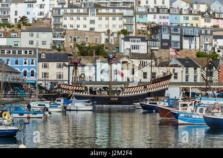 Die Golden Hind vertäut im Hafen von Brixham, South Devon, UK. Stockfoto