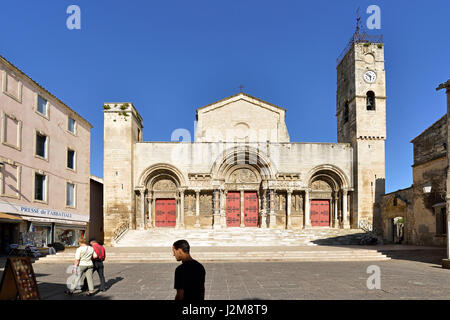 Frankreich, Gard, Saint Gilles, Abtei aus dem 12.-13. Jahrhundert, Weltkulturerbe von der UNESCO unter der Straße nach St. Jacques de Compostela in Frankreich, Provence Romanik Stockfoto