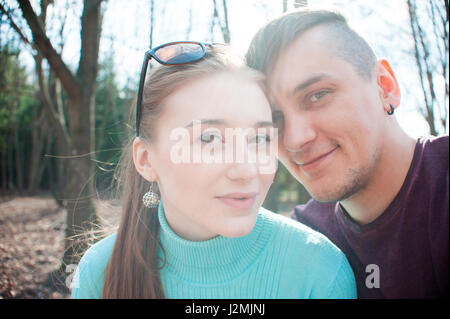 Attraktives Paar Selfie Natur Konzept Liebe zu tun Stockfoto