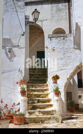 Gasse. Ceglie Messapica. Puglia. Italien. Stockfoto