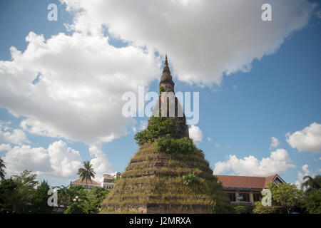 der Nam Phu oder, die Dam Stupa in der Stadt Vientiane in Laos in der Südostasien. Stockfoto