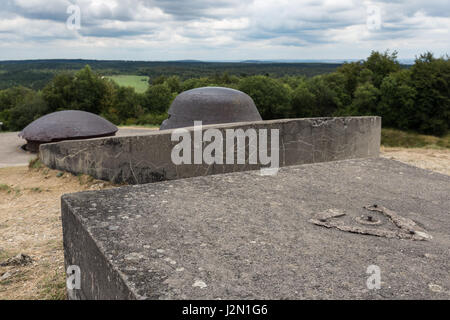 Beobachtungsposten auf Fort Douaumont bei Verdun mit Blick auf das Schlachtfeld des ersten Weltkrieges Stockfoto