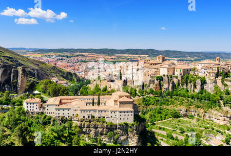 Die Klippe Top Gebäude von Cuenca einschließlich Convento de San Pablo, jetzt das Parador de Cuenca, Castilla La Mancha, Spanien Stockfoto