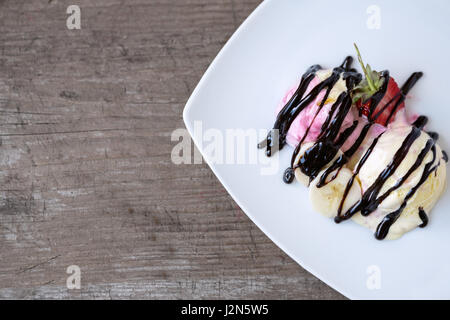 Eis mit gemischten Obst-dessert Stockfoto