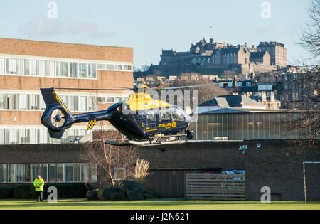 Police Scotland Helicopter startet von Police HQ Fettes Edinburgh Stockfoto