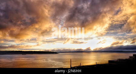 Dramatischen Sonnenuntergang Blick, Elliot Bay, Seattle Stockfoto