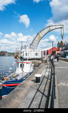 Schwimmende Hafen von Bristol zeigt die alten stillgelegte 35 Tonnen Kran Stockfoto