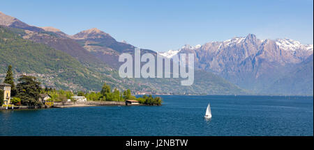 Yacht Boot Segeln am Comer See in der Nähe von Dongo Comer See, Italien im April Stockfoto