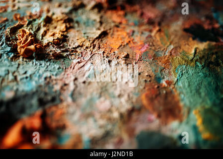 Acrylfarben mischen Detailansicht. Maler-Palette Makro Stockfoto