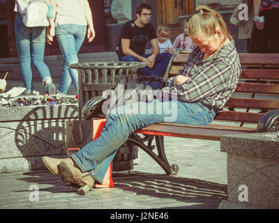 Runde Glas Laterne in Metallrahmen Stockfoto