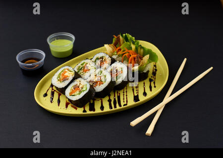 Gimbap. Koreanische Algen und Reis Brötchen Stockfoto