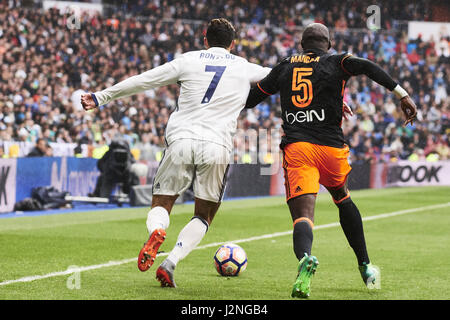 Madrid, Spanien. 29. April 2017. Cristiano Ronaldo Jr. in Aktion während der La Liga Spiel zwischen Real Madrid und Valencia CF im Santiago Bernabeu am 29. April 2017 in Madrid Credit: Jack Abuin/ZUMA Draht/Alamy Live News Stockfoto