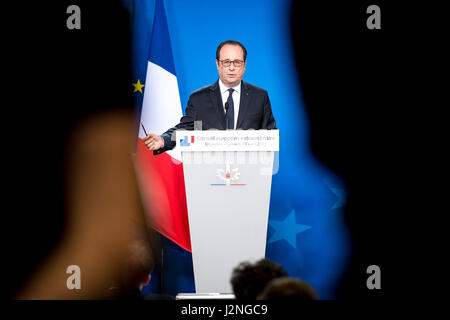 Brüssel, Belgien. 29. April 2017. Der französische Präsident Francois Hollande hält eine Pressekonferenz auf dem Europäischen Gipfel am Artikel 50 Austritt am Sitz des Europäischen Rates in Brüssel. Bildnachweis: Wiktor Dabkowski/ZUMA Draht/Alamy Live-Nachrichten Stockfoto