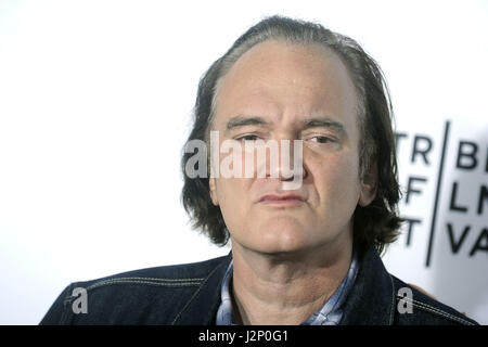 New York City. 28. April 2017. Quentin Tarantino besucht das "Reservoir Dogs" 25. Jahrestag Screening während 2017 Tribeca Film Festival in The Beacon Theatre am 28. April 2017 in New York City. | Nutzung weltweit Credit: Dpa/Alamy Live-Nachrichten Stockfoto